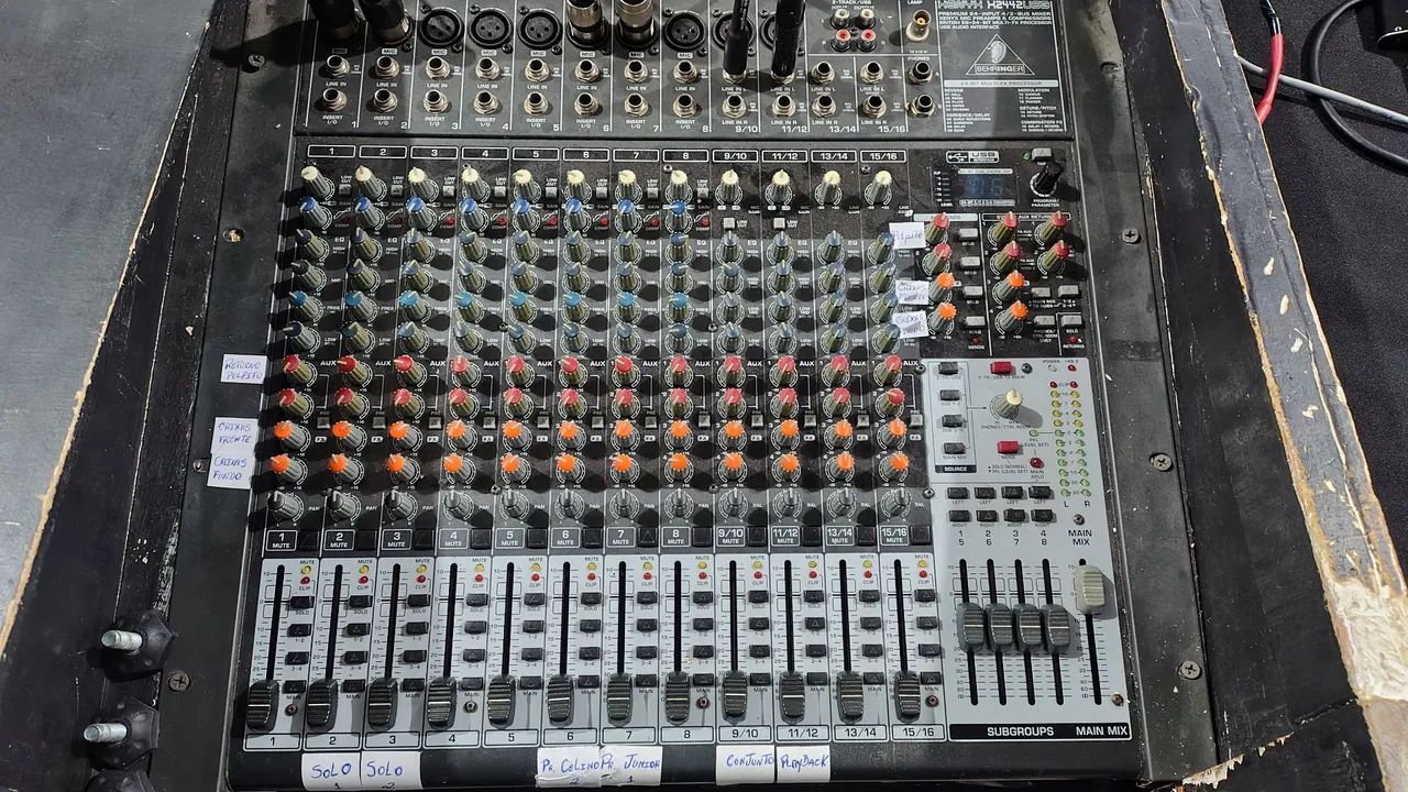 Mesa de som Behringer xenyx 2442 USB  - Foto 2