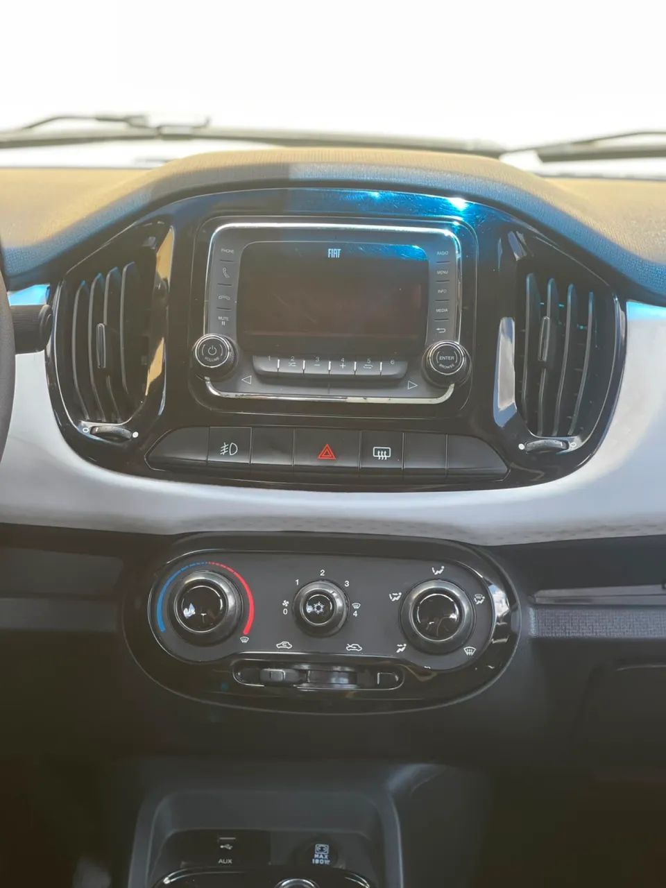 Fiat Uno Sporting Dualogic 1.4 EVO Flex 8V 4P 2016 - Foto 2