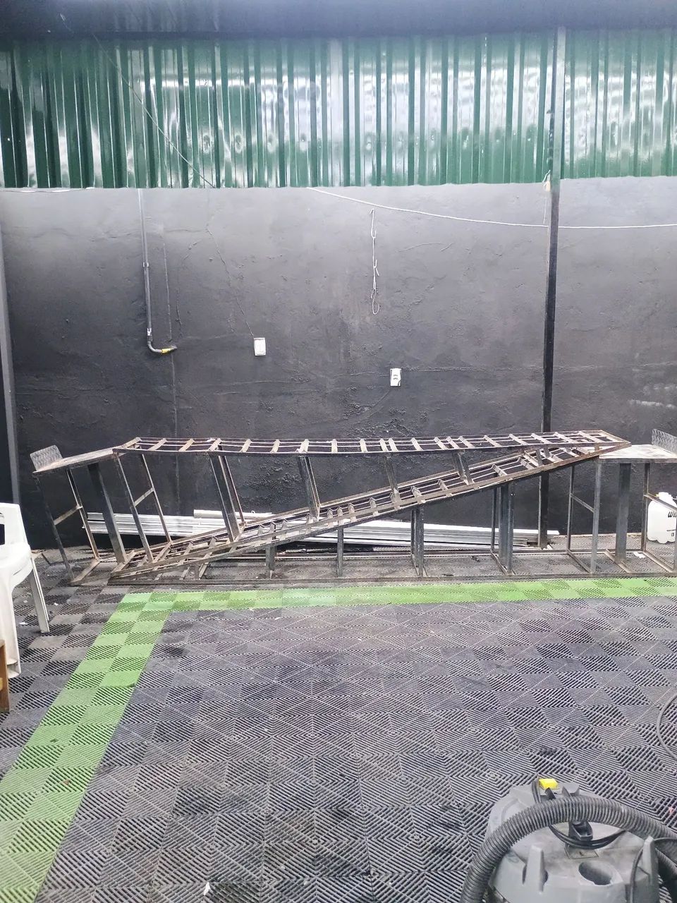 Rampa de ferro para lavagem de chassis 