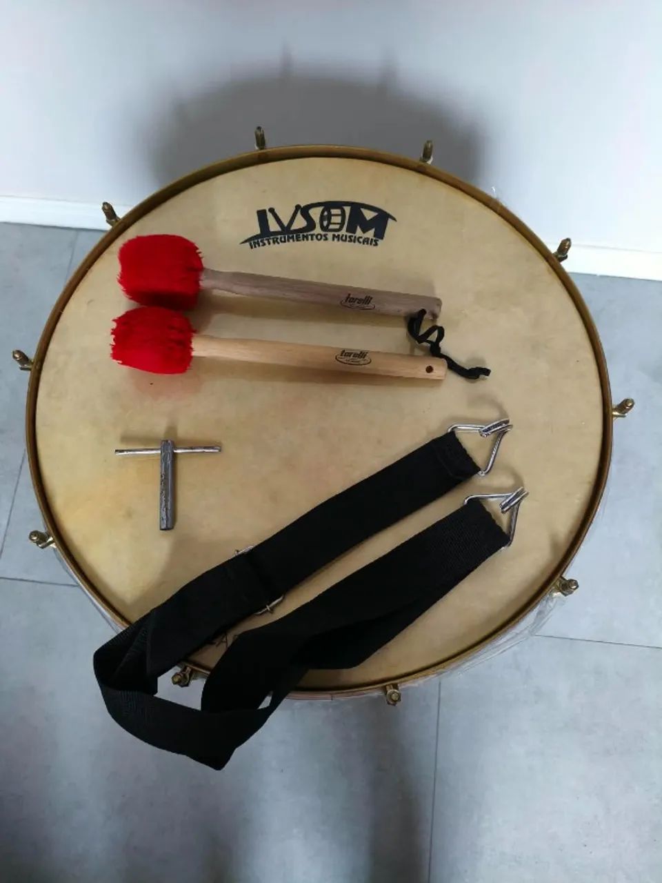 Kit de surdo de primeira (22polegadas), case, duas macetas e talabarte - Foto 3