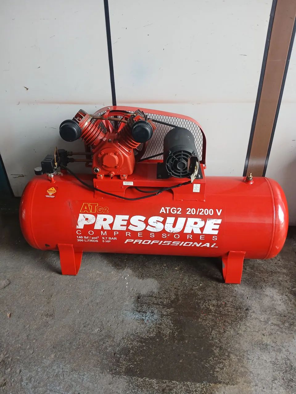 Compresor 200 litros trifásico 220 motor 3 cv