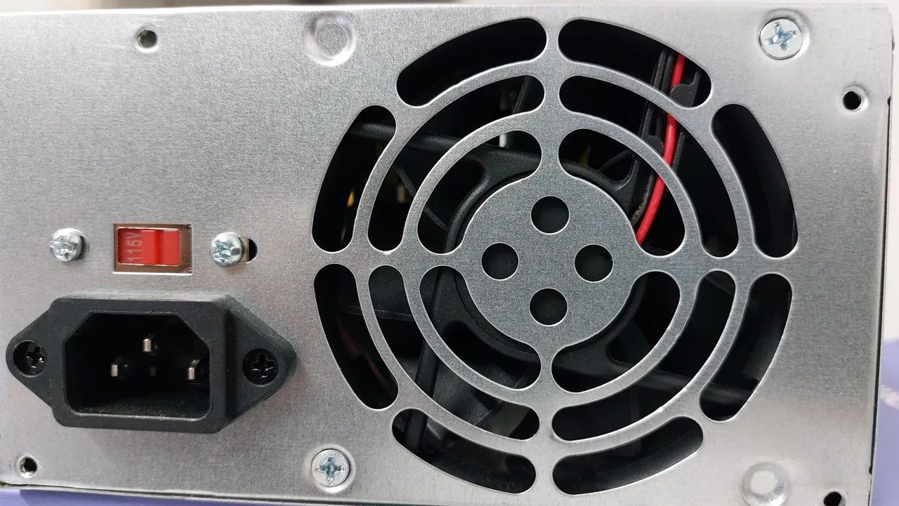 Fonte de alimentação 200W marca Fortrek modelo PWS-2003 - Foto 4