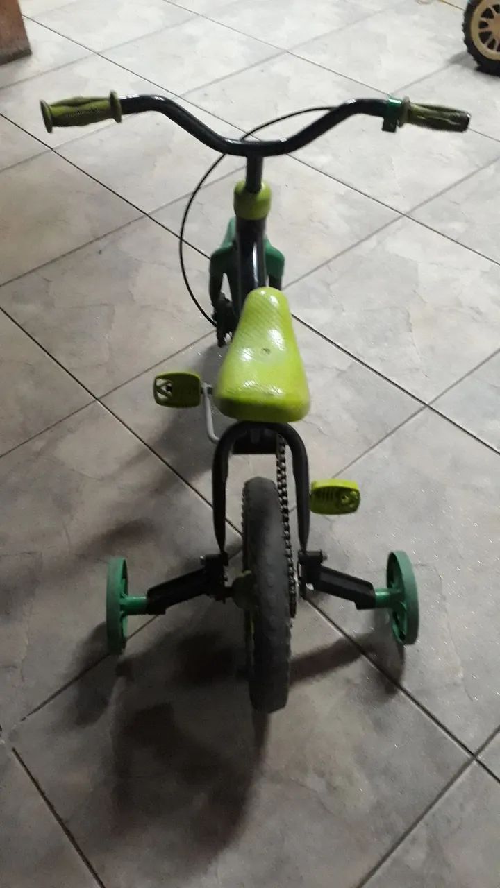 Bicicleta infantil com rodinhas  - Foto 4