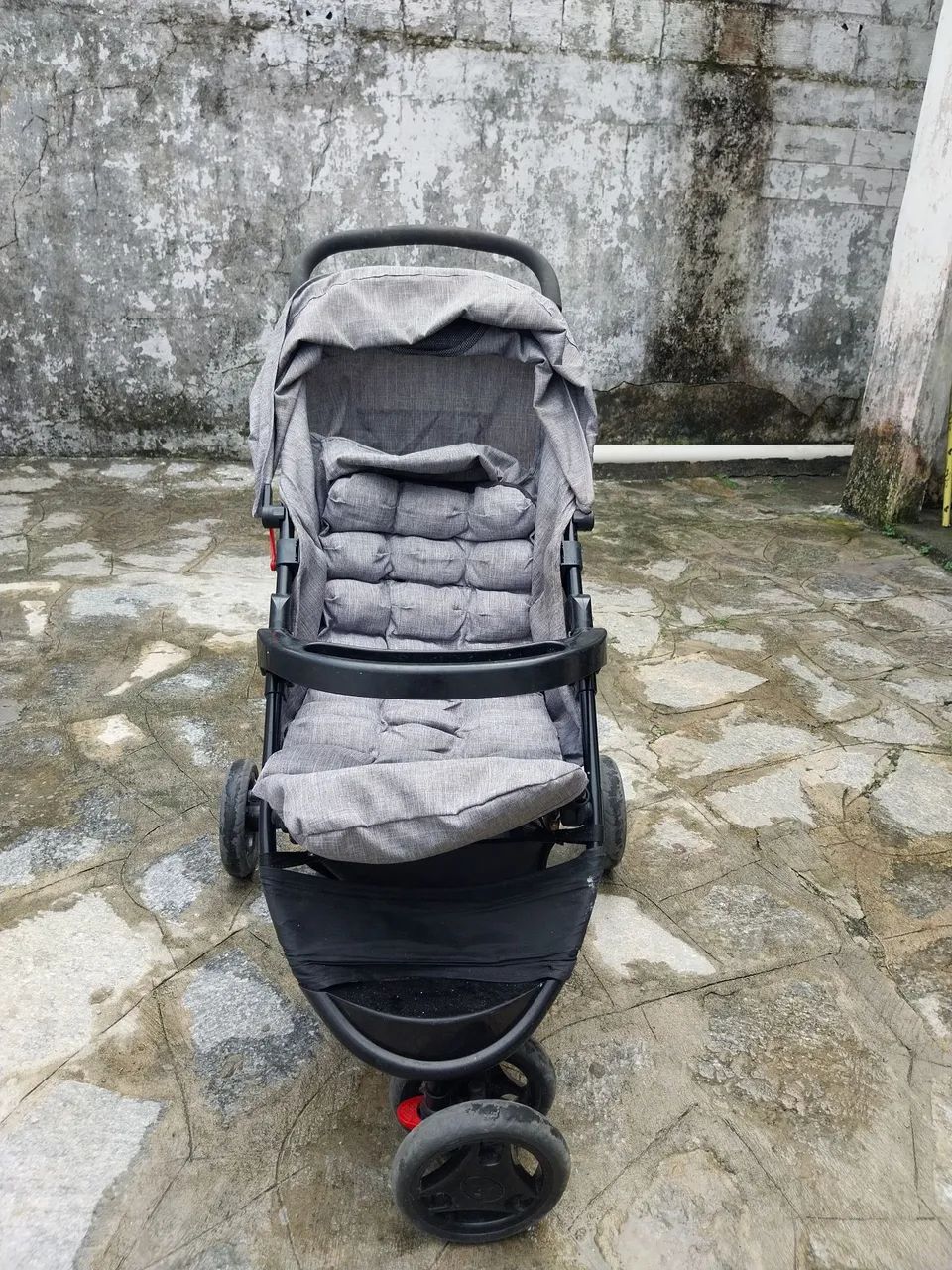 Carrinho de bebê cinza - Foto 3