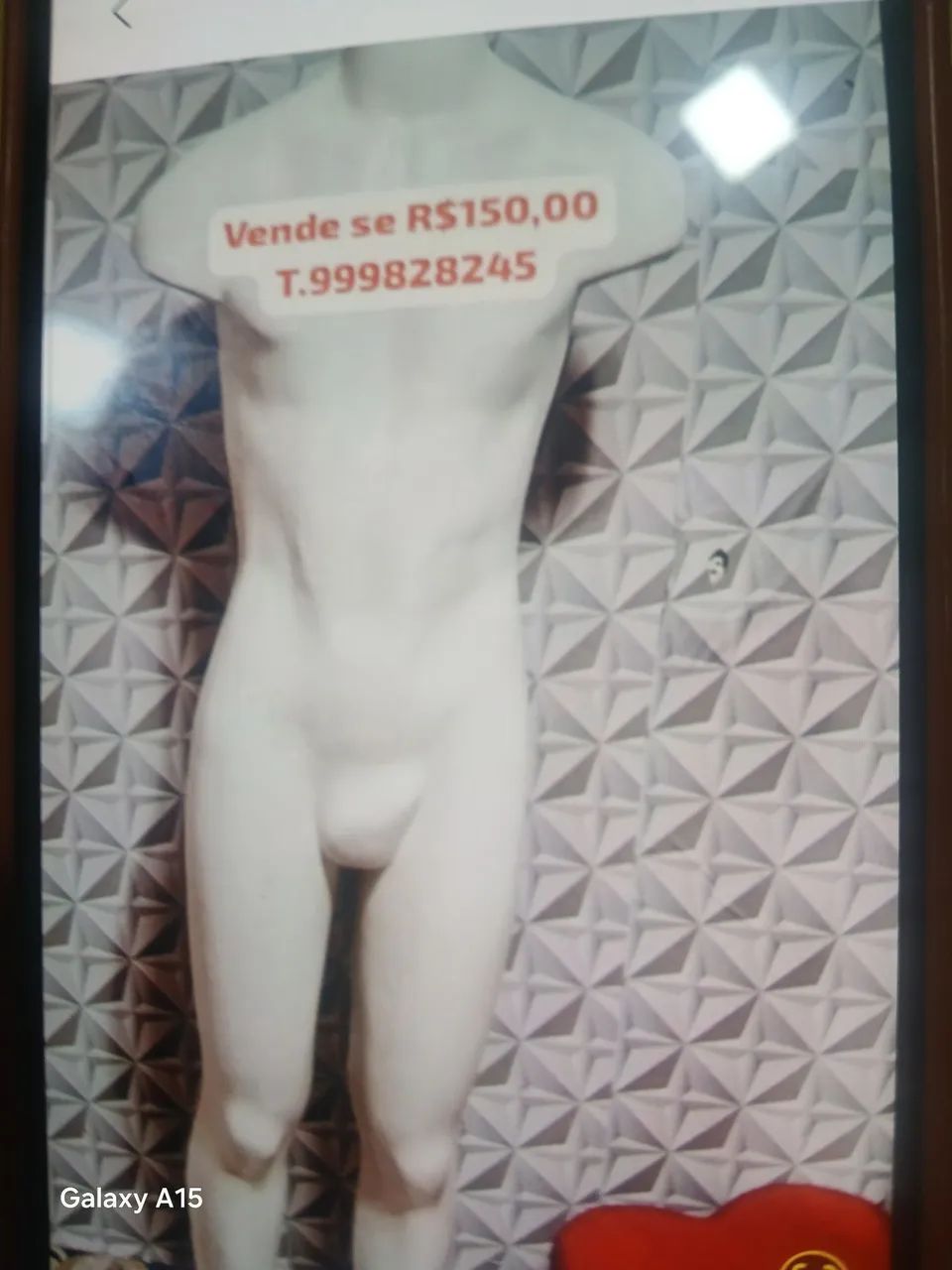 Selling mannequin