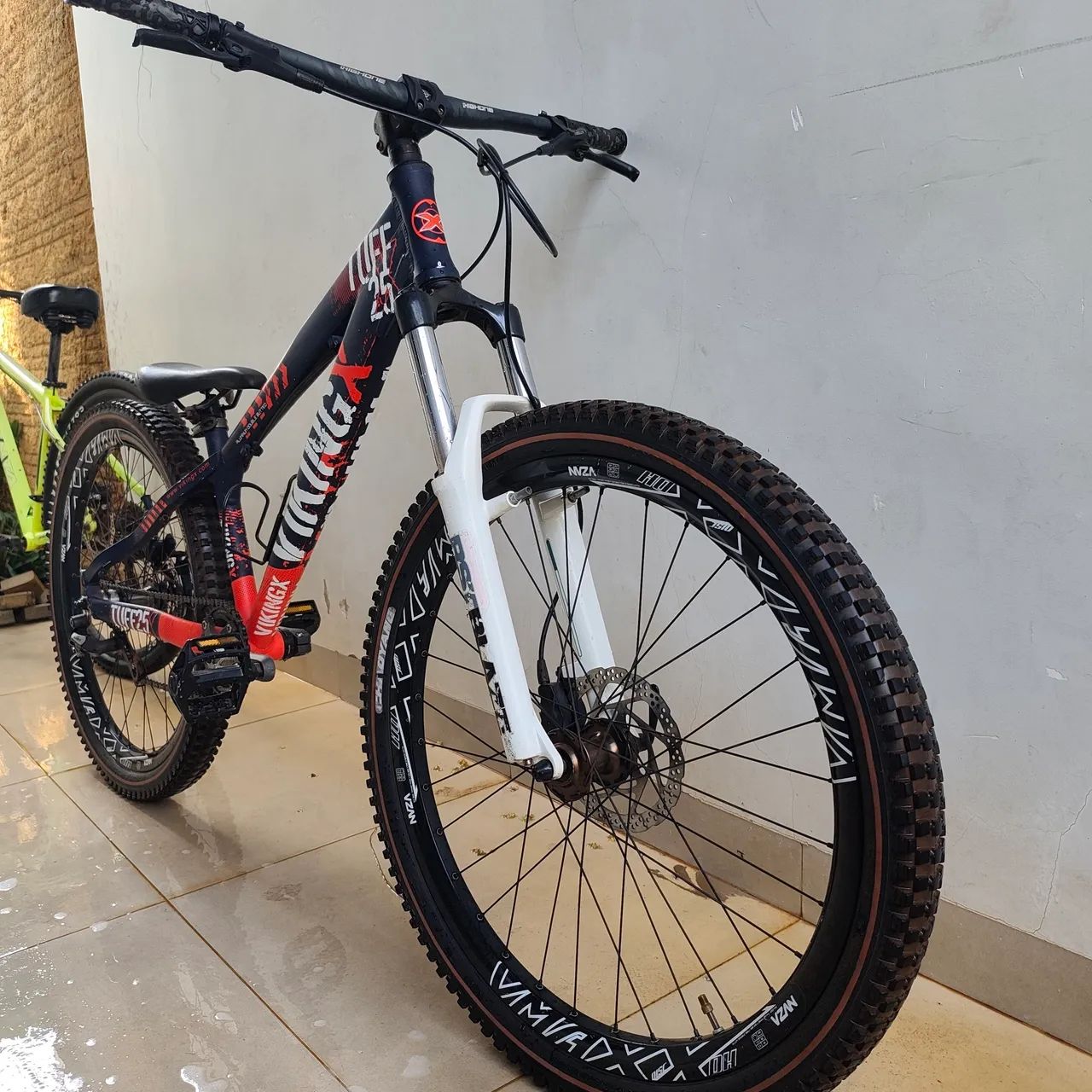 Bicicleta Vikking TUF 25  - Foto 2