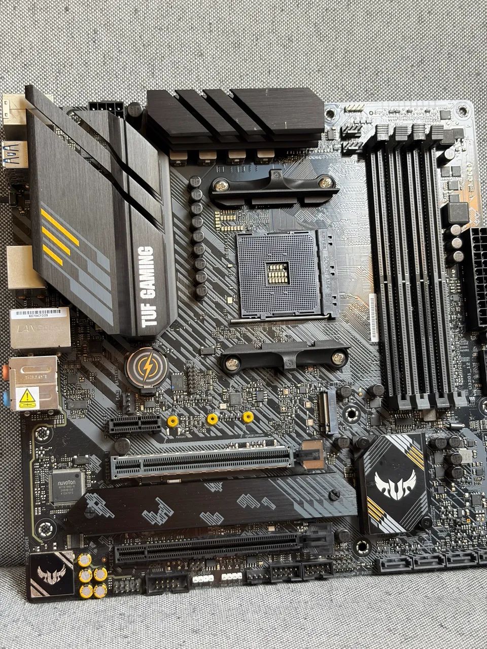 Placa mãe Asus Tuf B550M-Plus  Am4 - Foto 2
