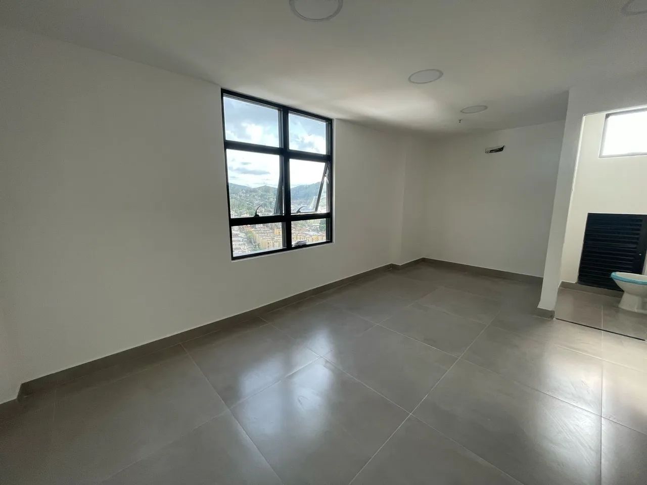 Três Rios (XV Novembro) - Sala com 24 m². - Foto 4