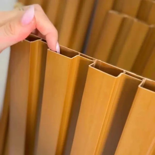 Painel Ripado Freijó Canela
