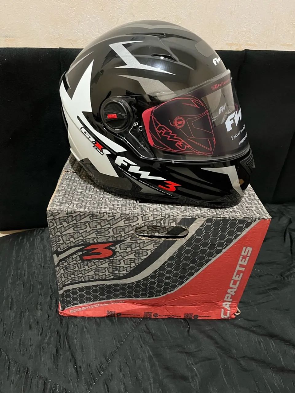 Capacete FW3 gtx star, nunca usado, na caixa - Foto 2