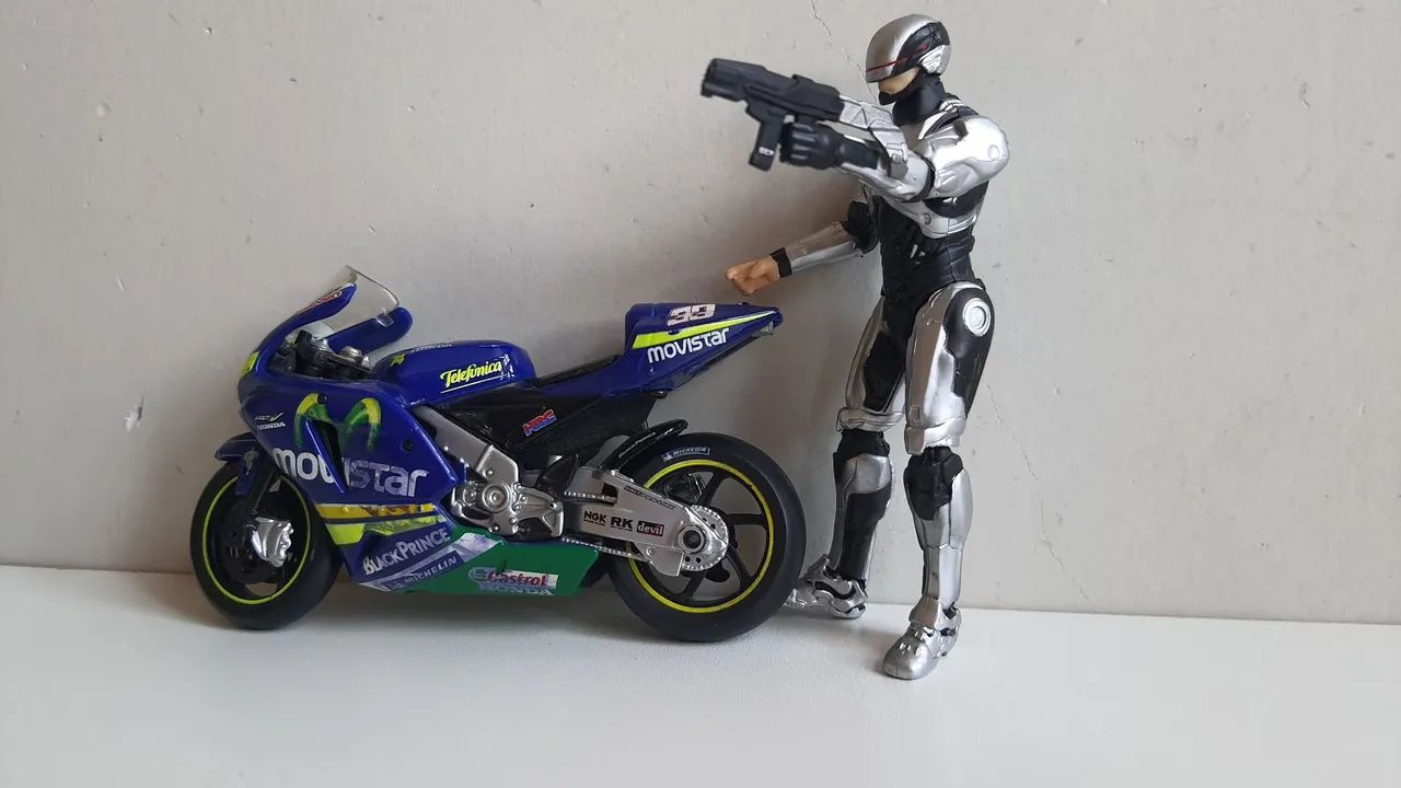 Action Figure Robocop 1.0 Jada Toys Escala 1:18  - Foto 4