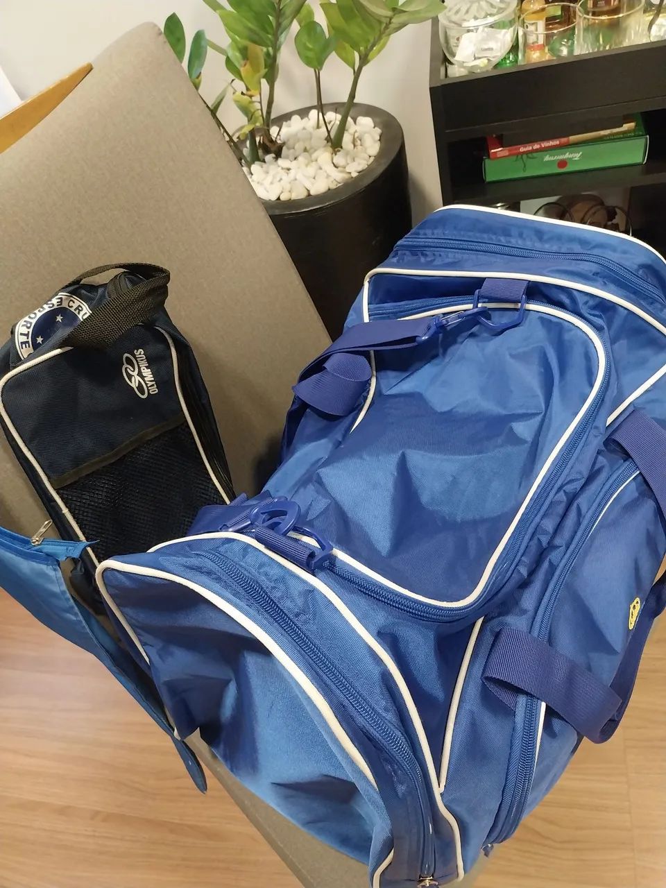 Vendo mala e bolsa original do Cruzeiro  - Foto 3