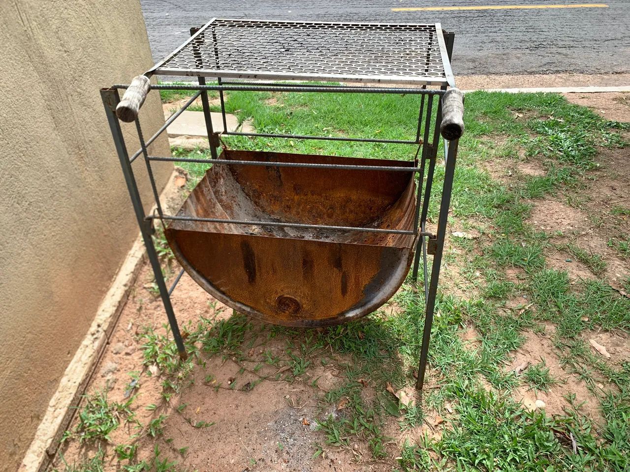 Vendo churrasqueira com grelha - Foto 2