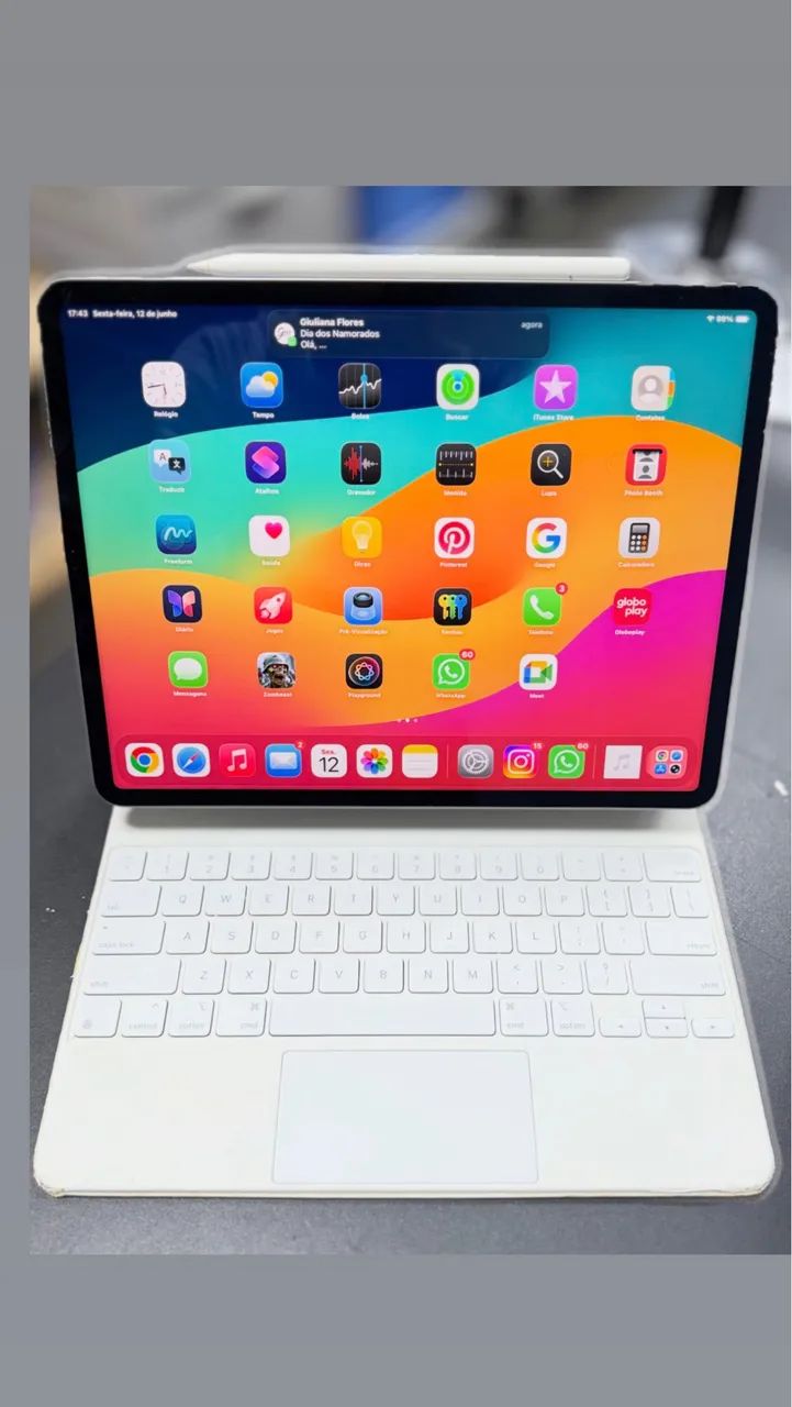 iPad Pro 6* geração com 512 gigas com teclado original e caneta.