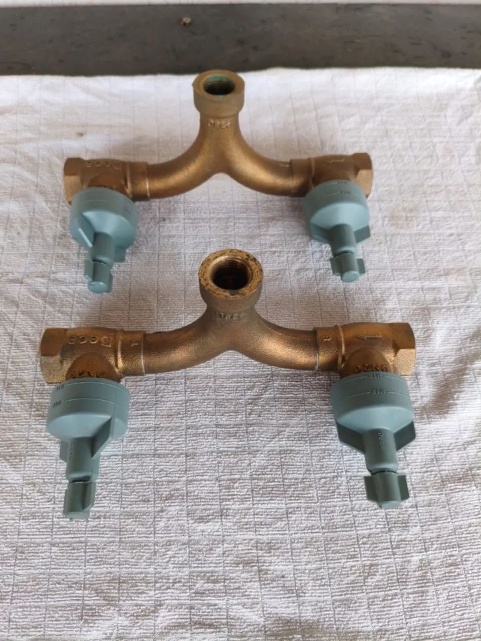 2 base misturador para chuveiro Deca metal - novo, barato, sobra de obra