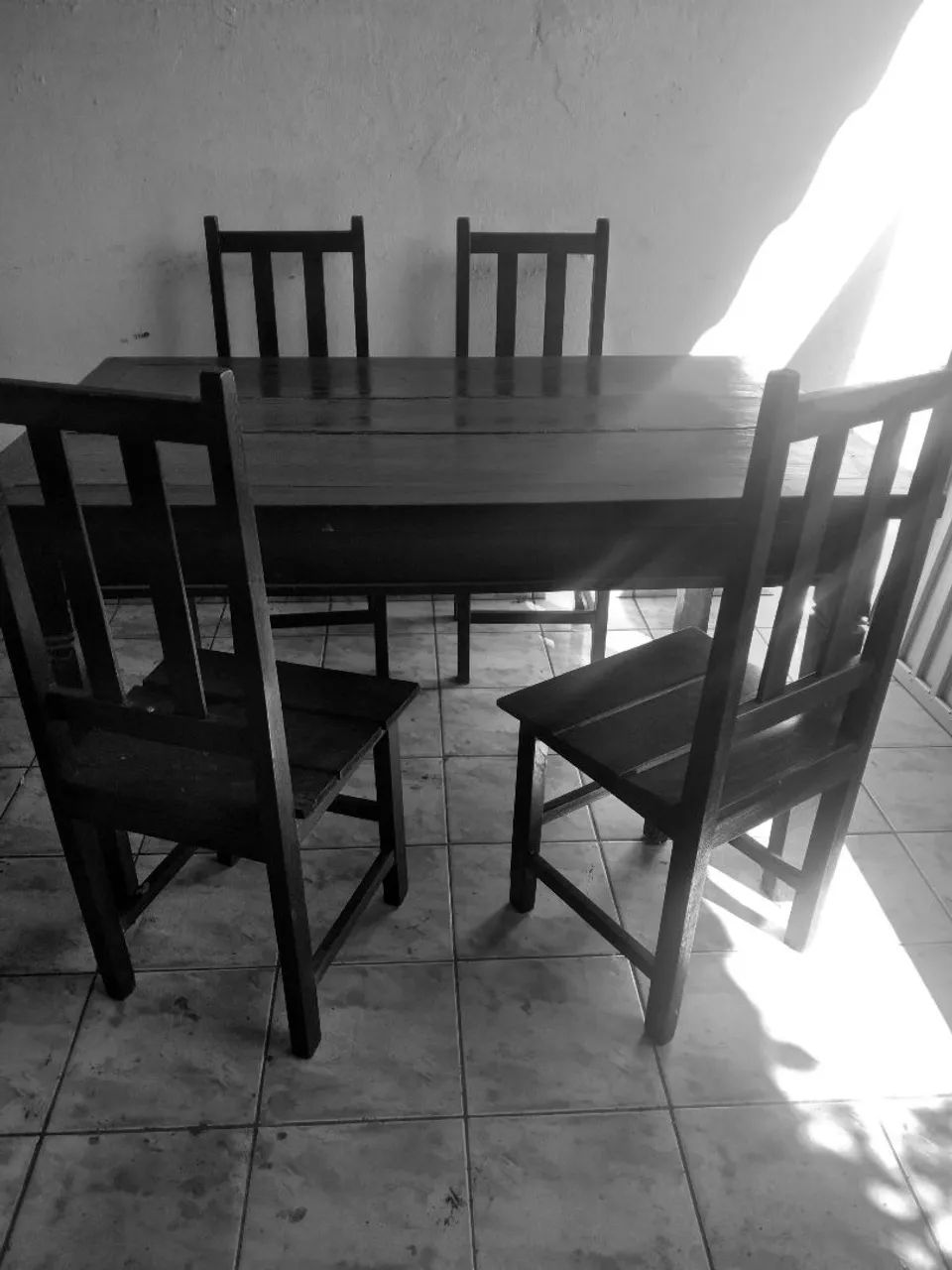 Mesa e 4 cadeiras 