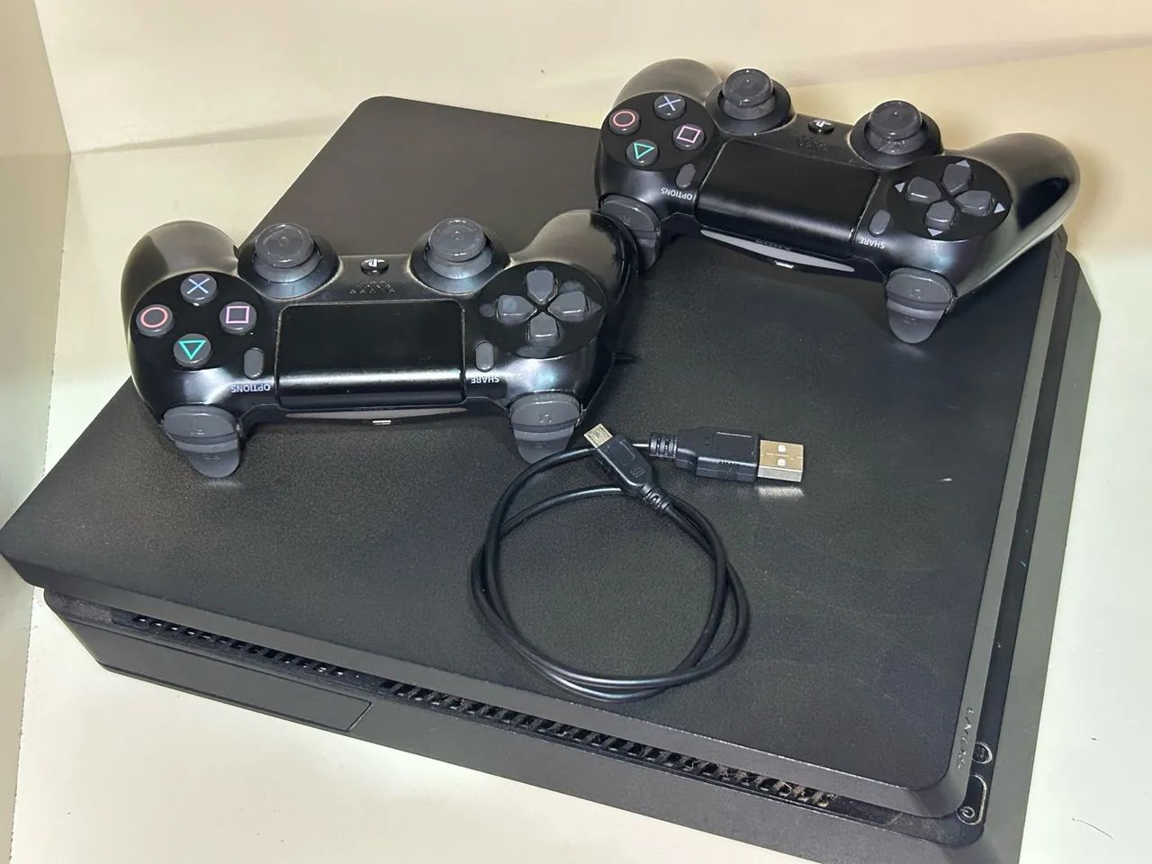 Ps4 slim 1T  - Foto 4