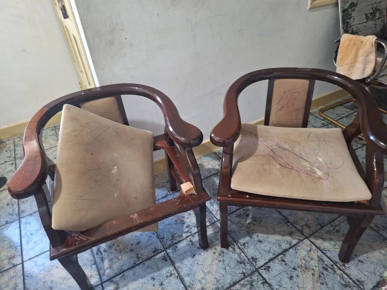 Conjunto de duas poltronas usadas