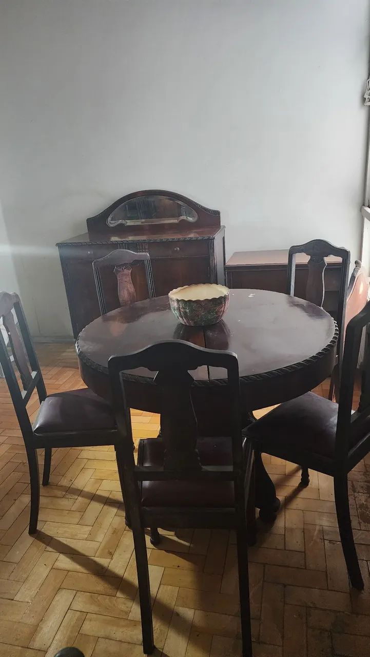 Mesa de antiga com 05 cadeiras - Foto 5