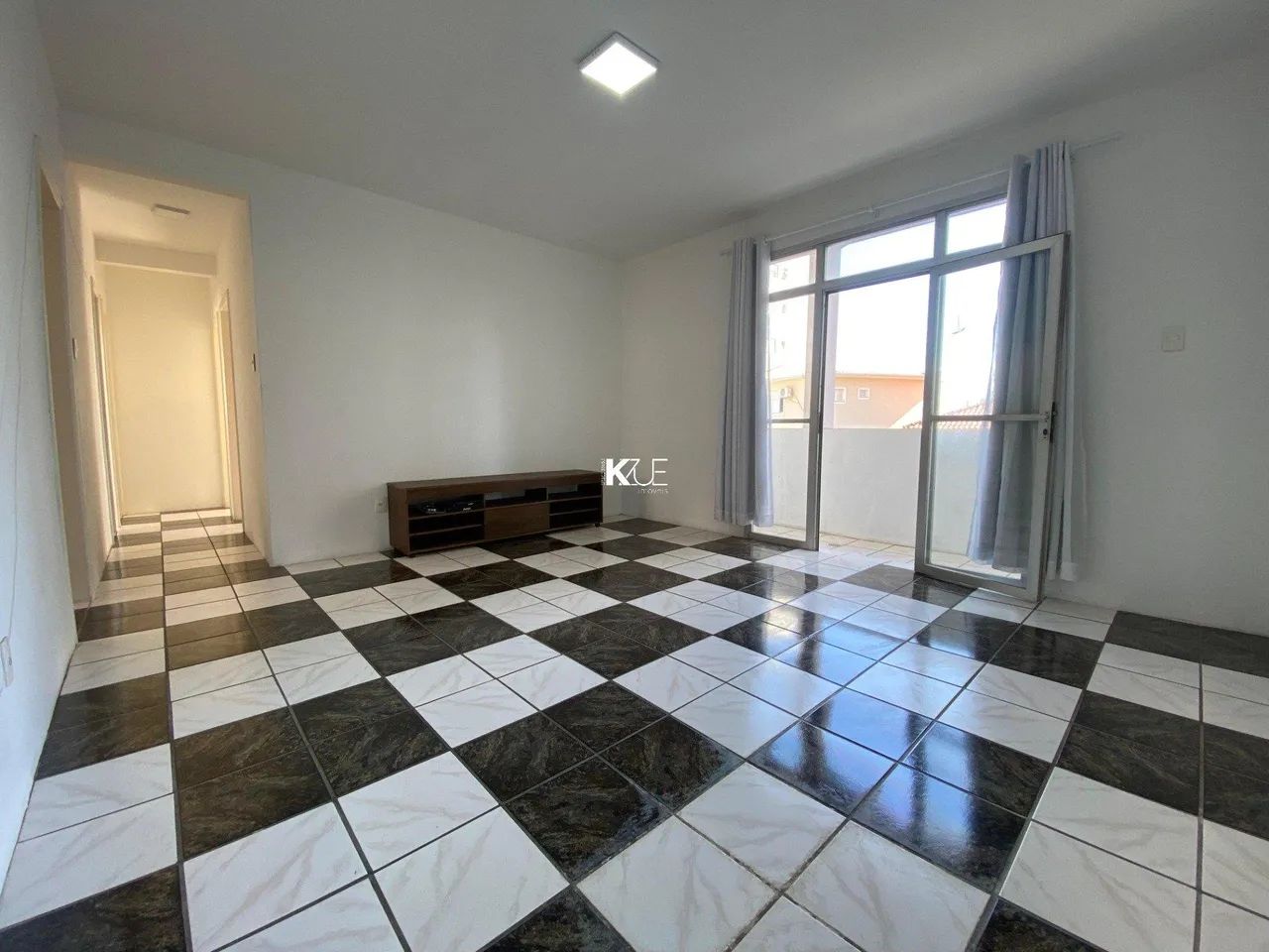 Apartamento 3 Dormitórios com 96m², Andar Alto e Vista Mar - Foto 3