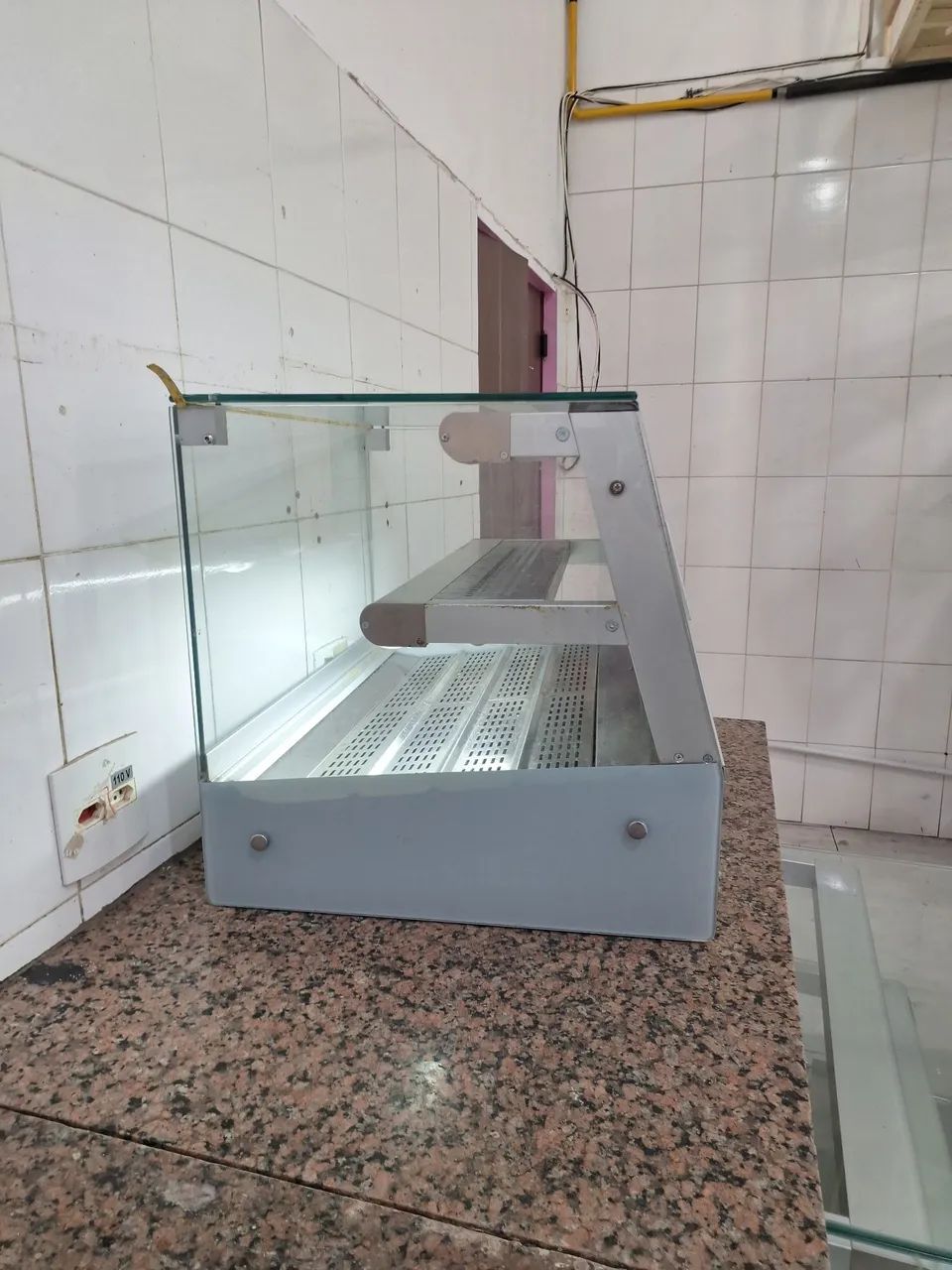 2 Vitrines Ingecold - Refrigerada + Aquecida - 220V - Foto 3