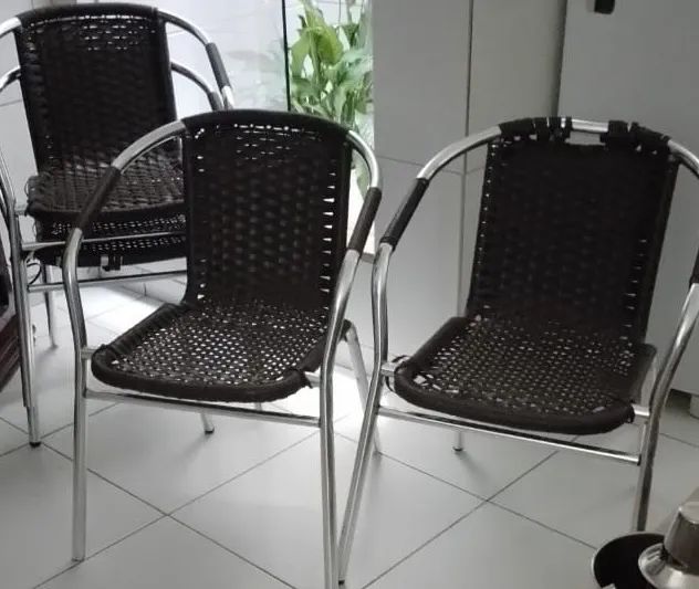 Cadeiras alumínio e vime