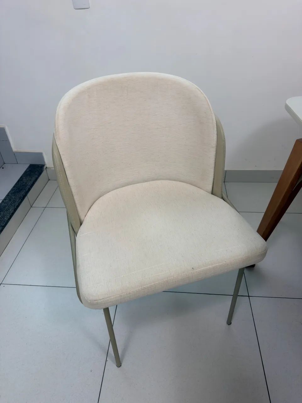 Kit Sala de Jantar Mesa Vitória e 6 Cadeiras Aurora - Impecável - Foto 4
