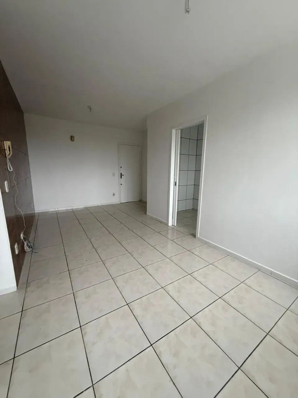 Apartamento amplo de 03 dormitórios no centro de Criciúma - Foto 3