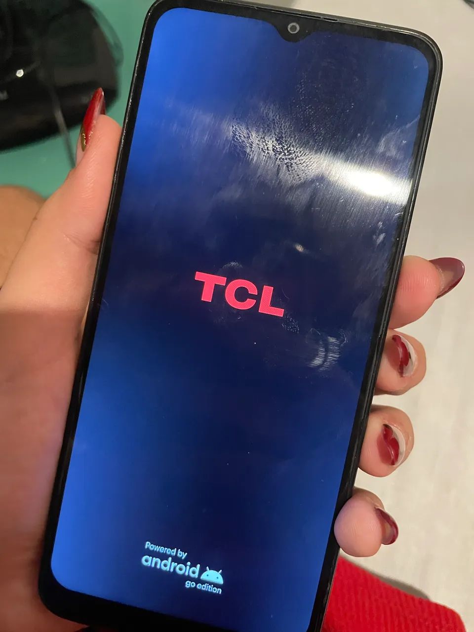 Celular TCL em perfeito estado 