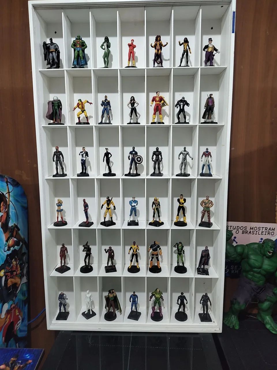 Vendo colecção de personagens Marvel de chumbo
