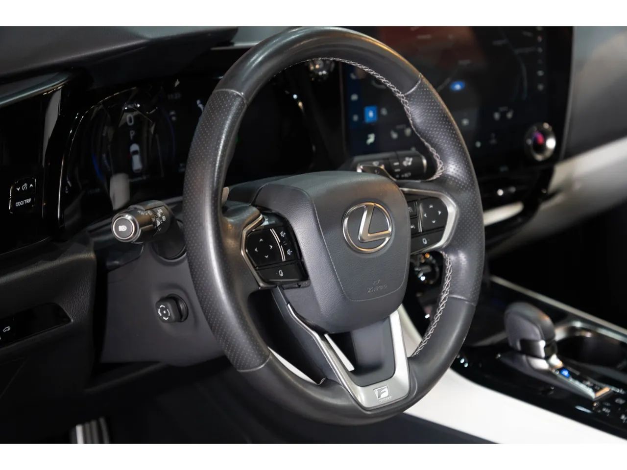 Lexus NX-350h F-sport 2.5 16V Aut. (hybrid), foto 14 de 20