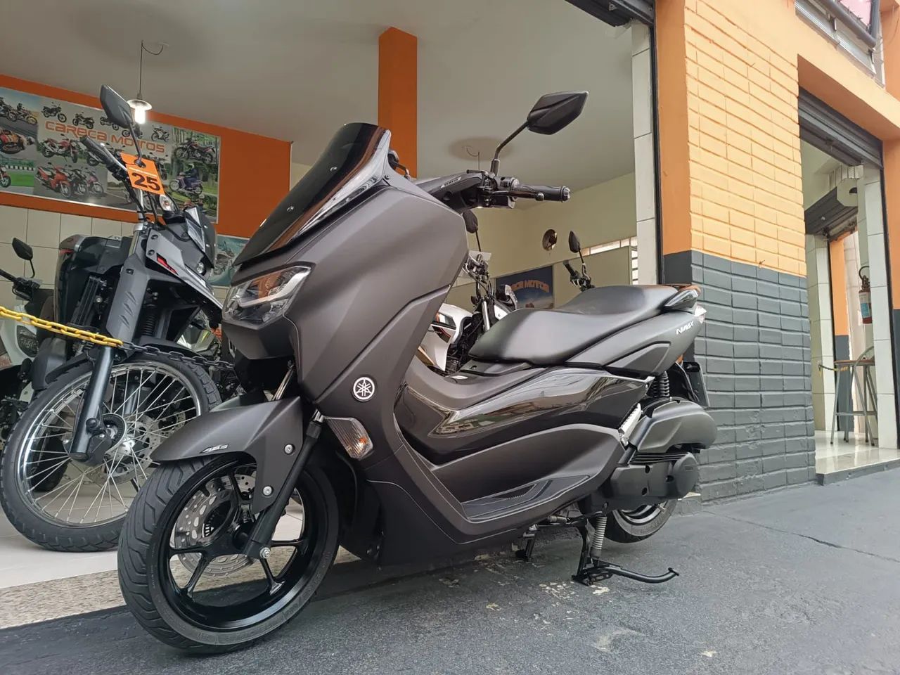 NMAX 160 2022 preta  - Foto 3