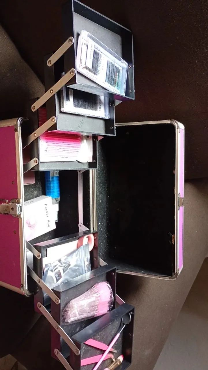 Vendo maleta+ materiais de cílios  - Foto 2