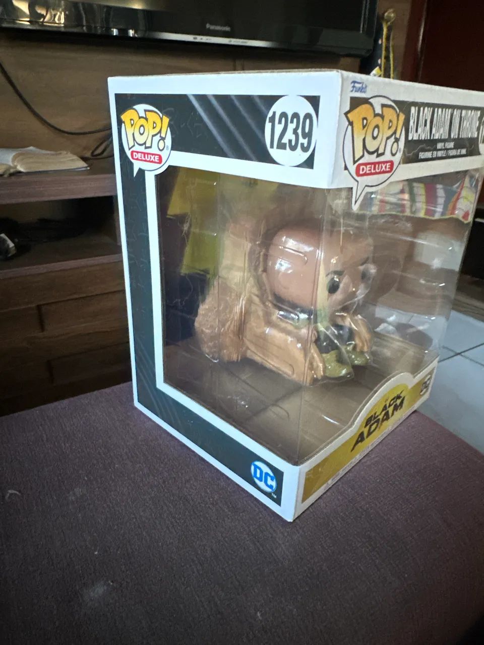 Funko Pop Black Adam 1239 On Throne Original - Foto 4