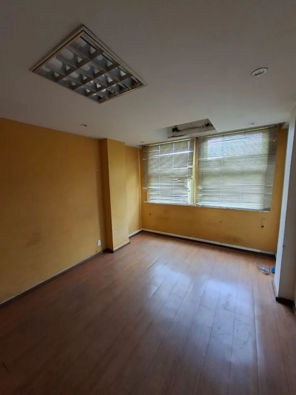 ALUGO SALA COMERCIAL AV ANTONIO CARLOS - Foto 2