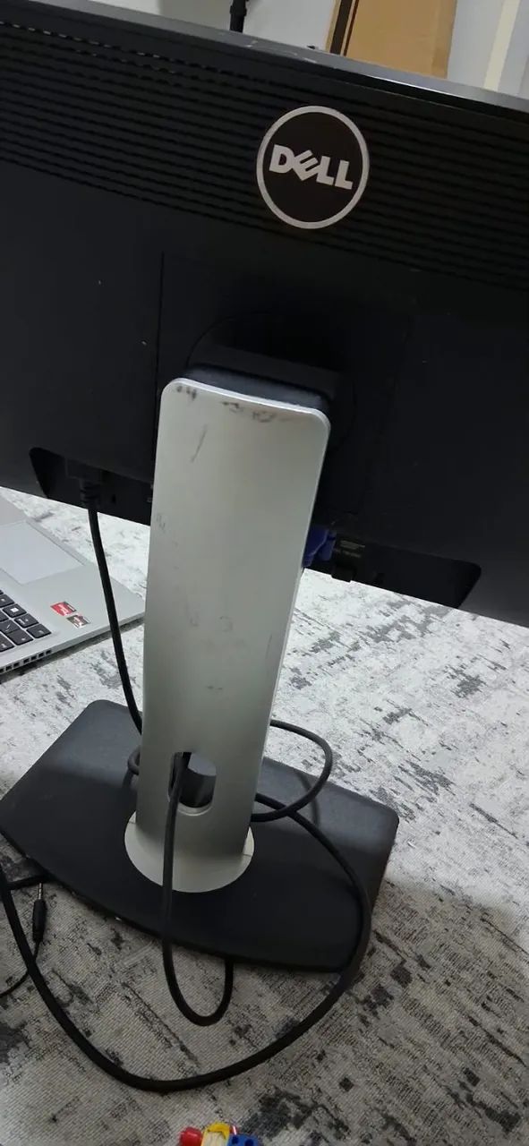 Monitor Dell P1913 19 polegadas com base ajustável e adaptador HDMI para VGA - Foto 4