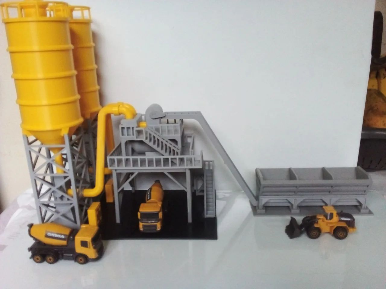 Diorama Fábrica de concreto escala 1:64 - Foto 3