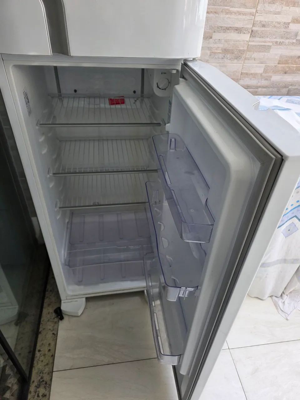 Vendo geladeira Electrolux  - Foto 3