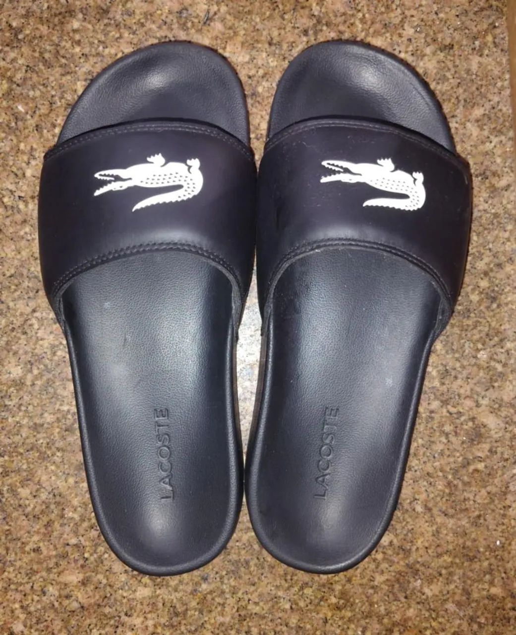 Chinelo Lacoste 