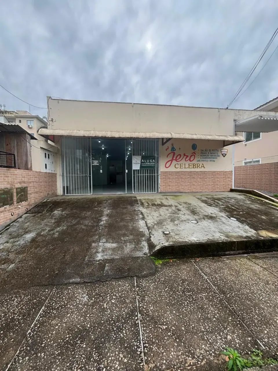 Sala para augar com 147m² em Areias - São José - SC