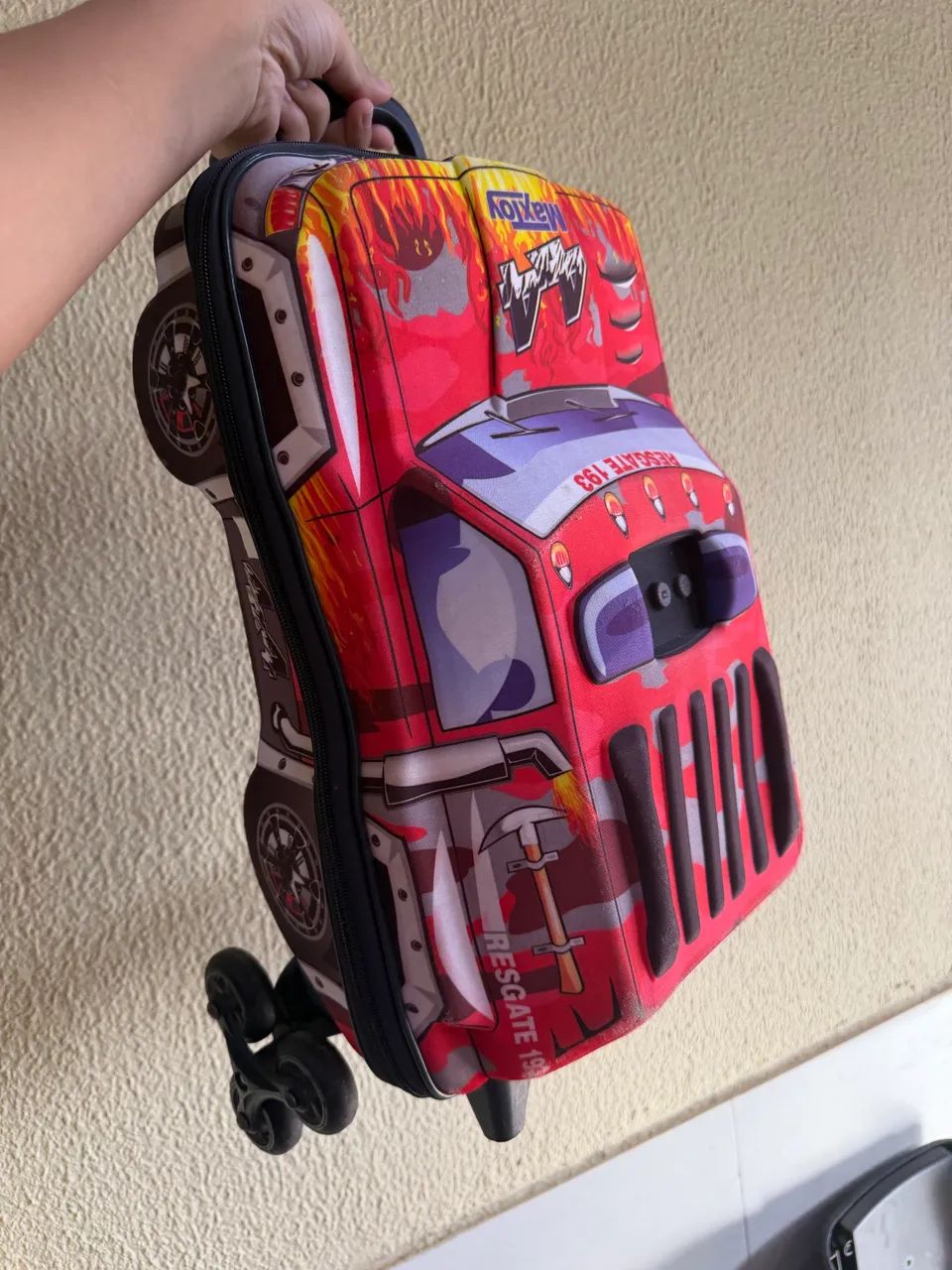 Mochila infantil semi nova