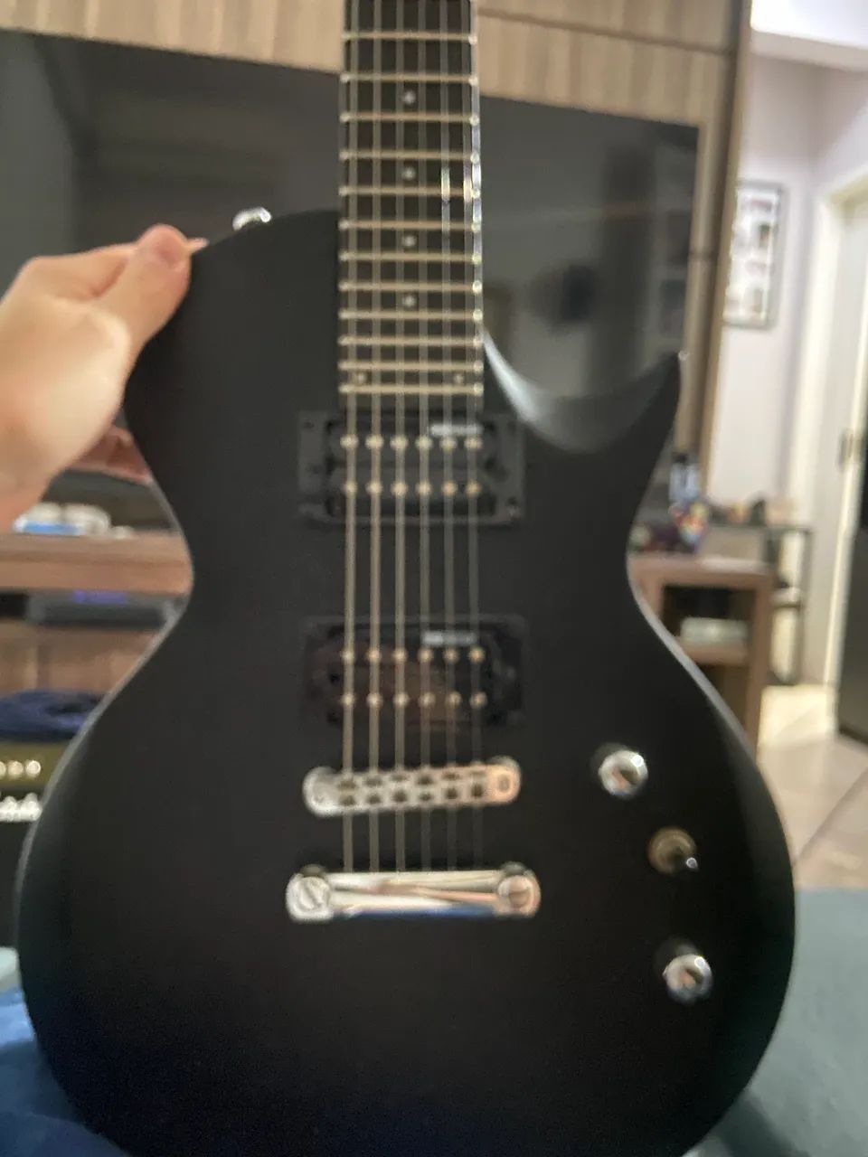 Guitarra semi nova LTD PRETA FOSCA  - Foto 2