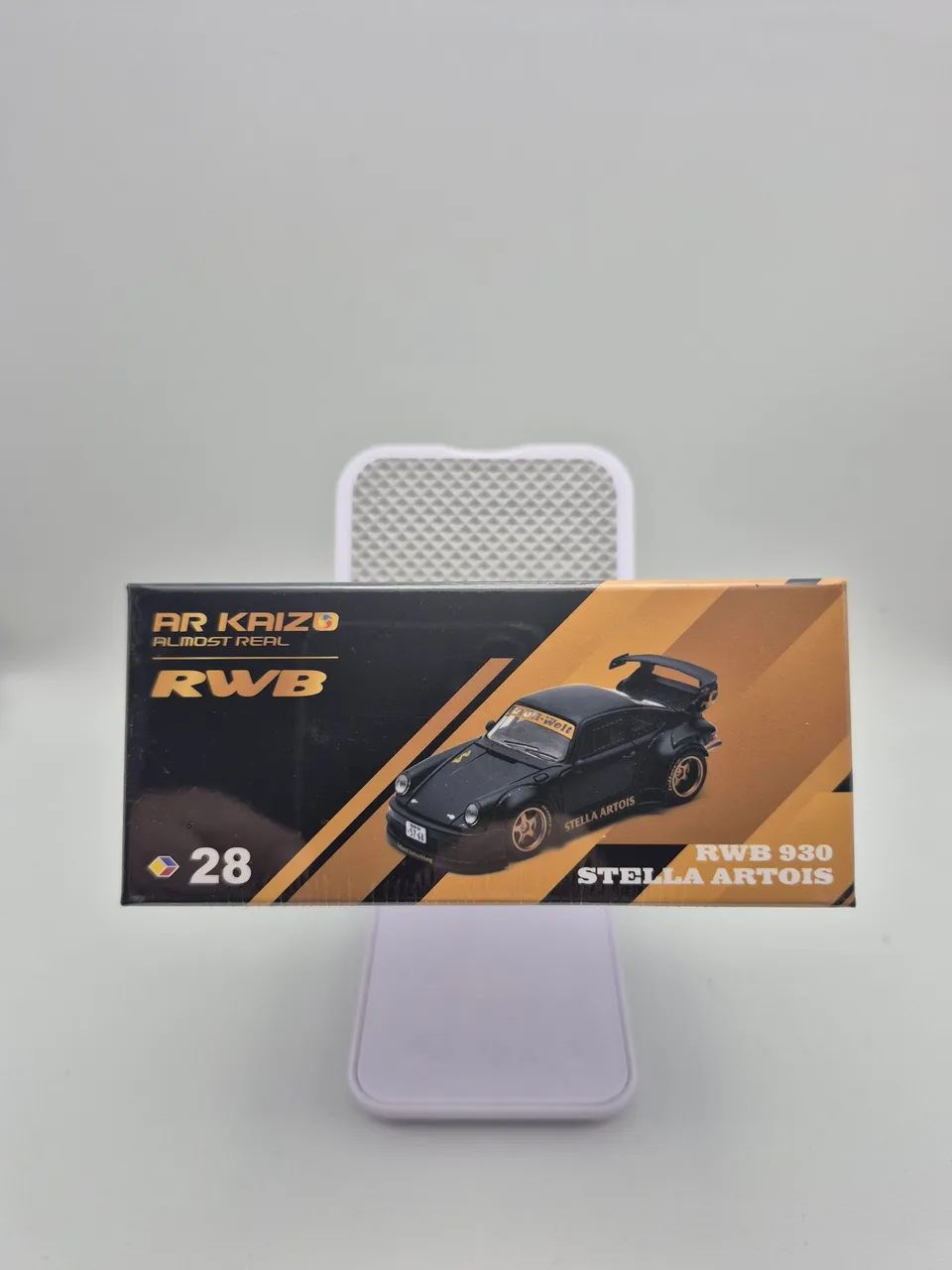 RWB 930 Stella Artois Almost Real 1:64