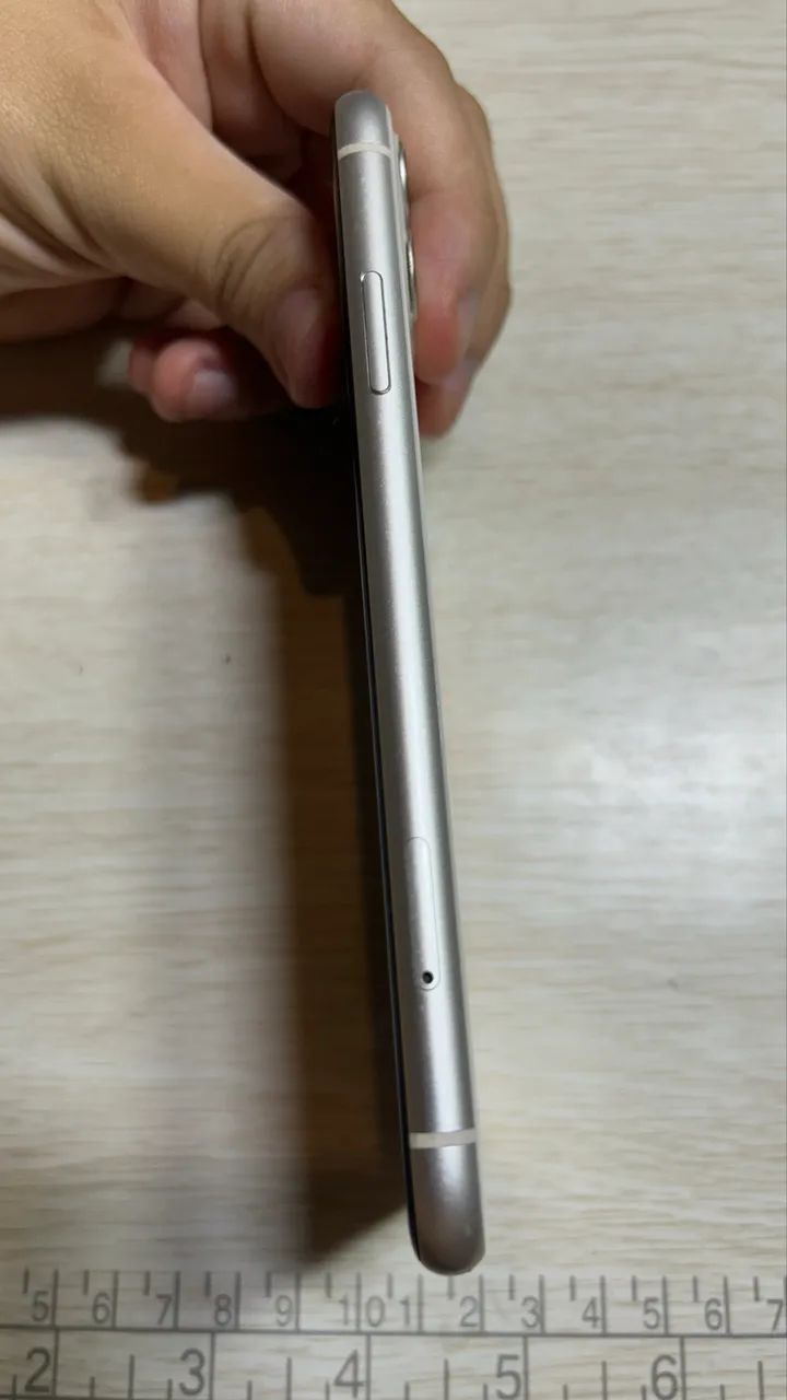 iPhone 11 Branco - 64GB + 19 Capinhas (5 com MagSafe) - Foto 5