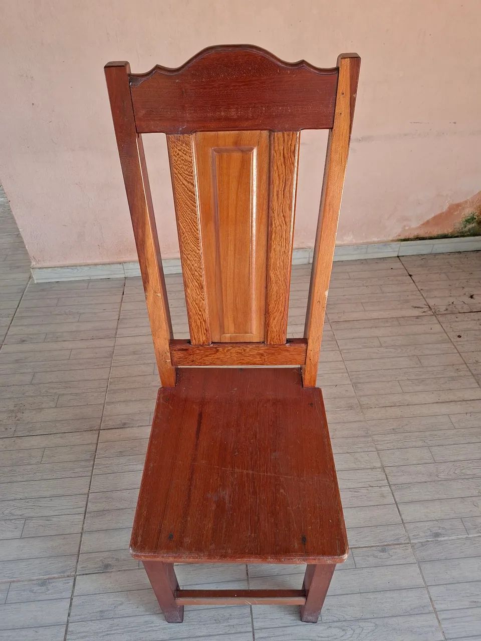 Vende-se 8 cadeiras de madeira, 150 reais cada uma. Contato * - Foto 3