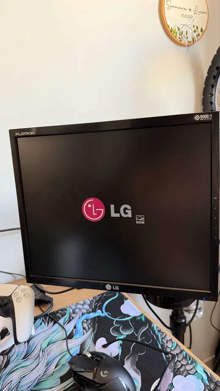 Monitor LG e Suporte articulado