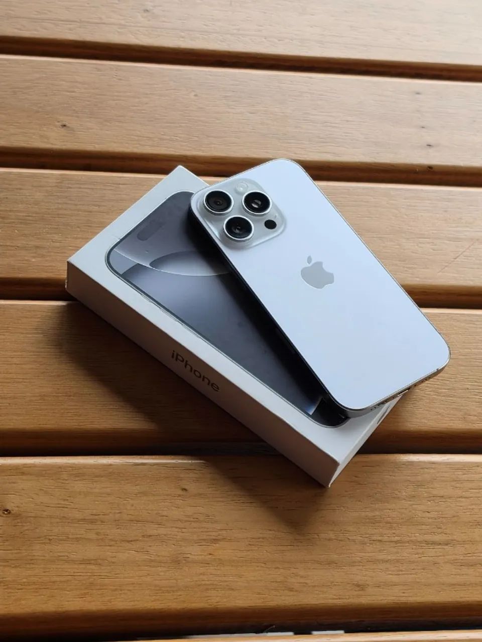 iPhone 16 Pro 128GB White Titanium - Completo na Caixa