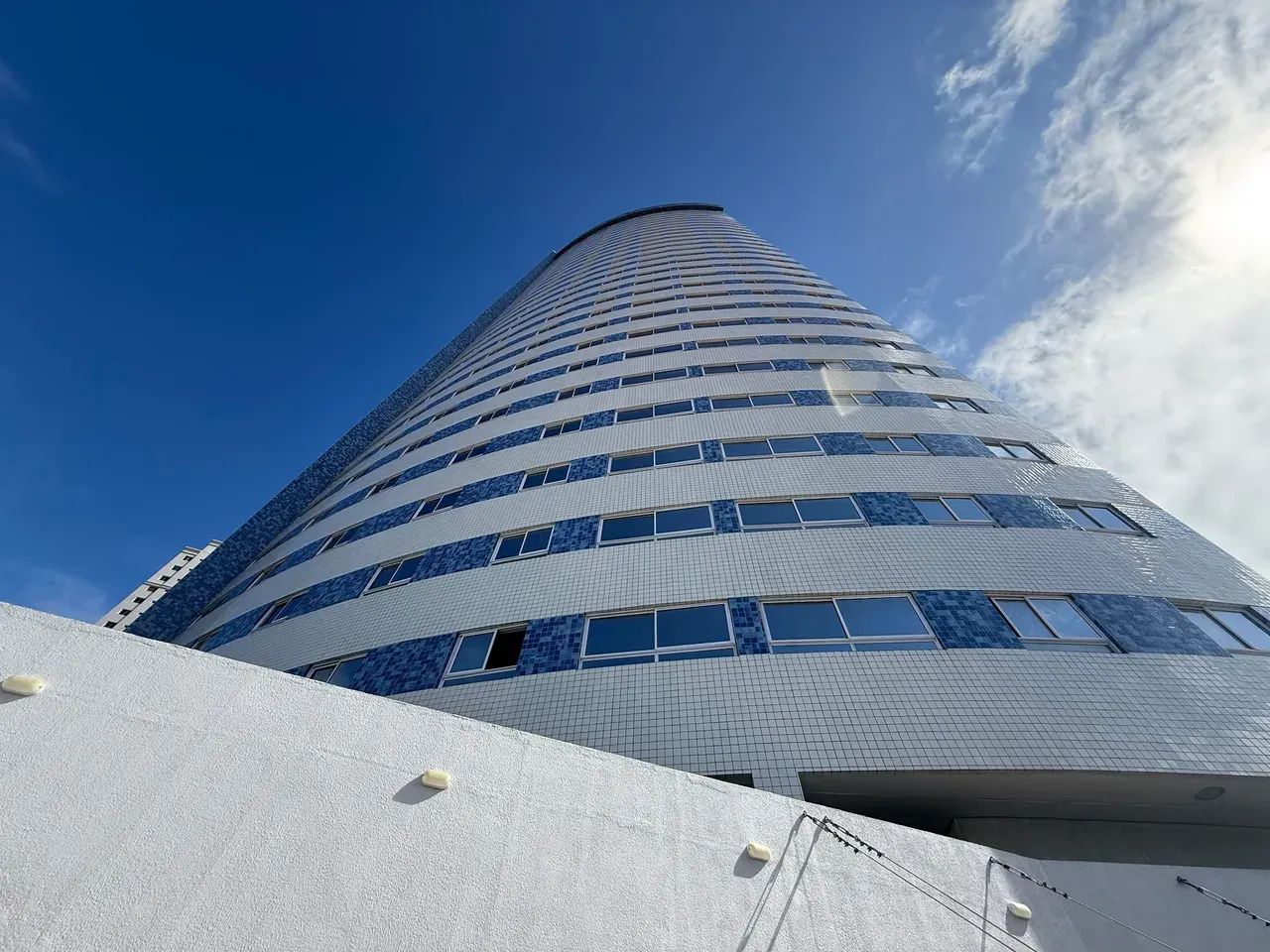 APARTAMENTO EM TIROL 2 DORMITÓRIOS