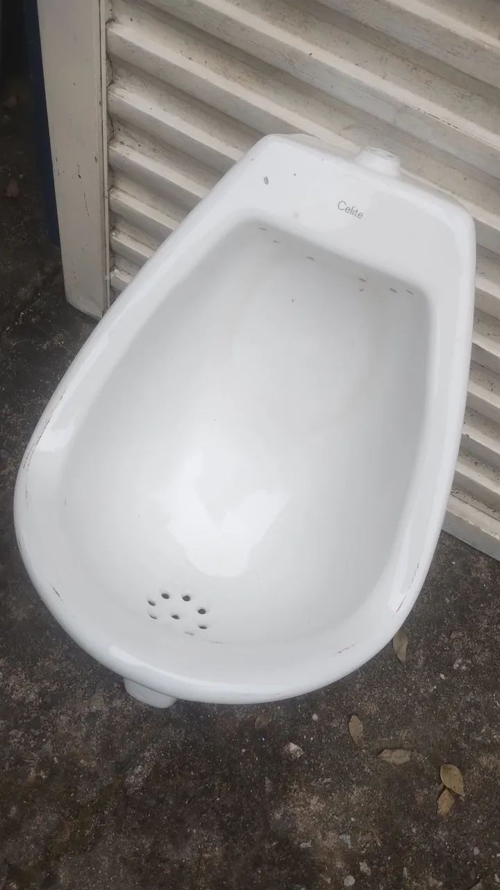 Mictório de louça Cellite 