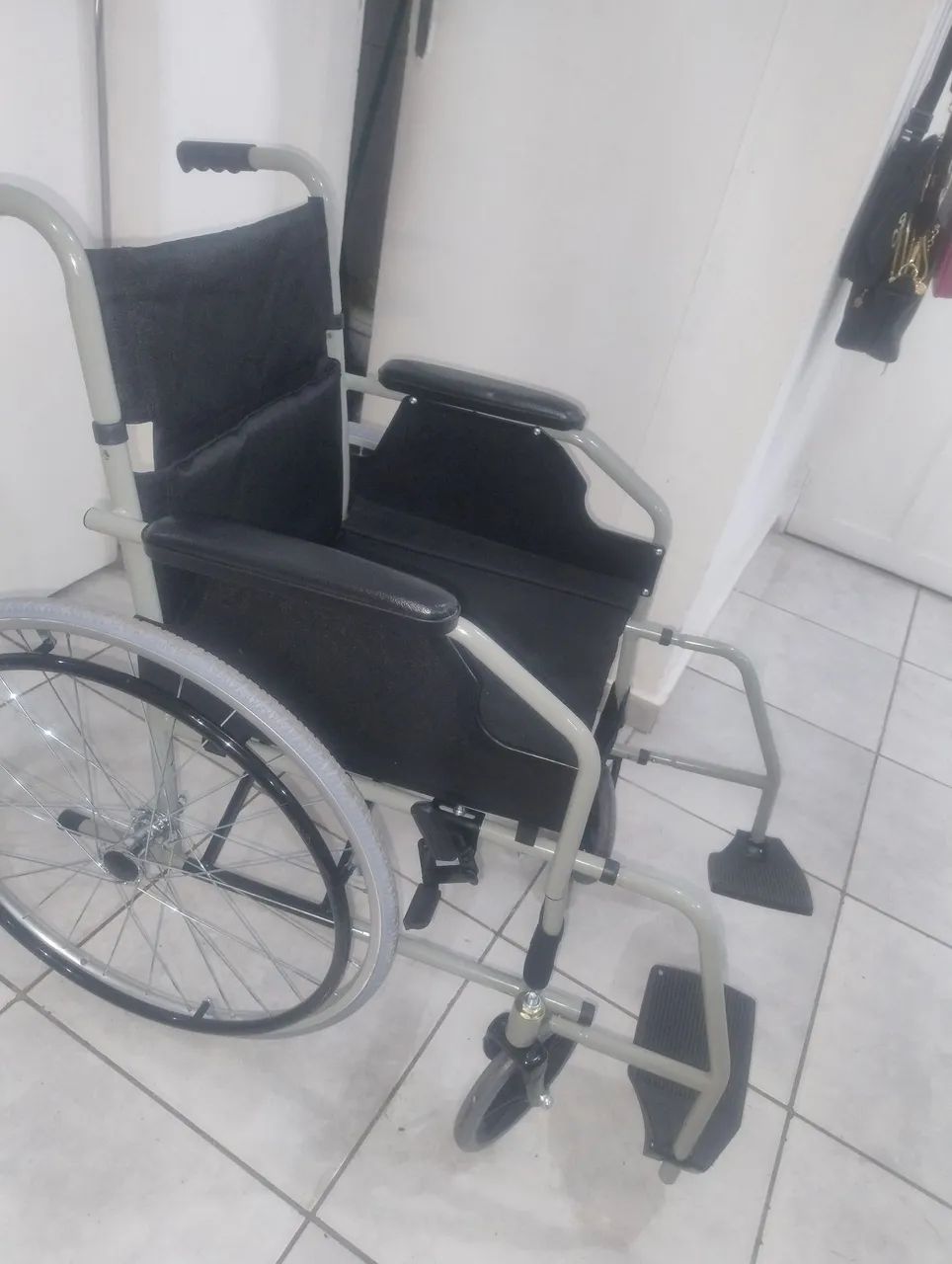 Cadeira de rodas d100